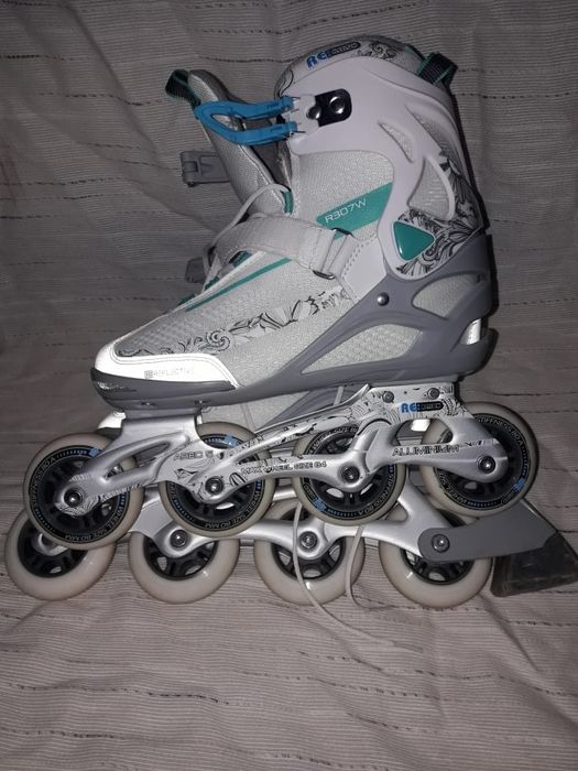 Роликовые коньки