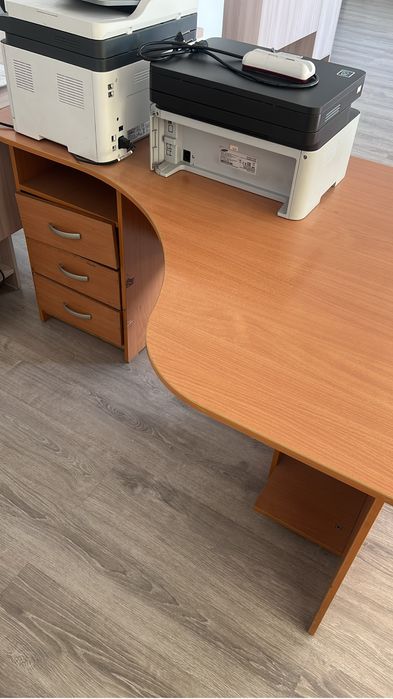 Офисные столы, офисная мебель