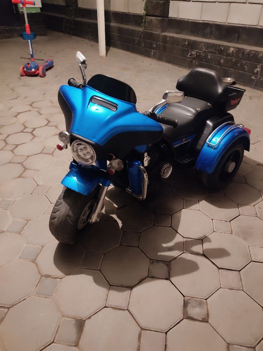 Десткие машинки на аккумуляторе