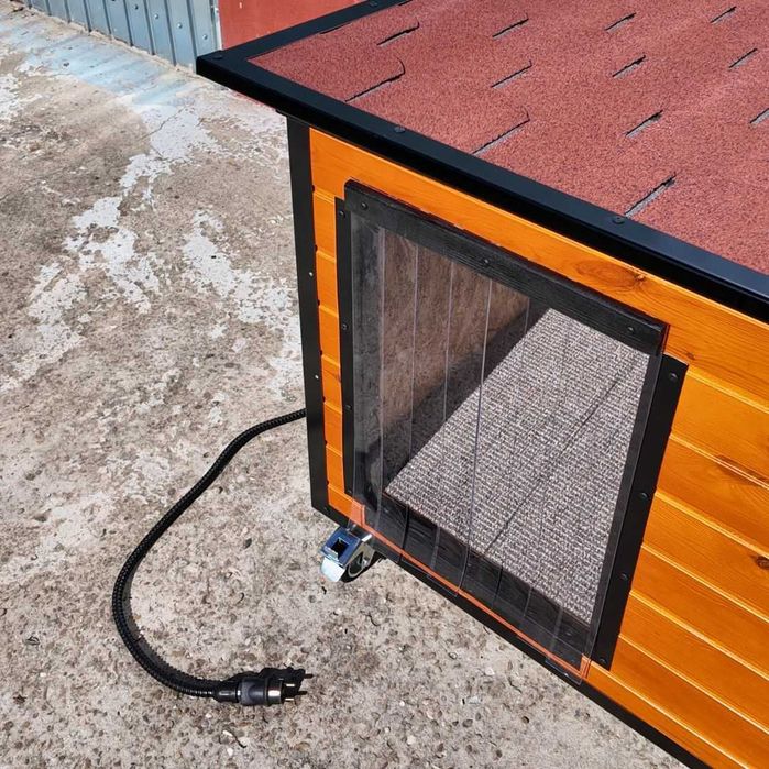 Cusca Caine Spatioasa Izolata Incalzita cu Fereastra & Profile Antiros