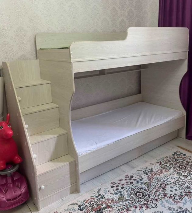 Продам кровать двухярусная