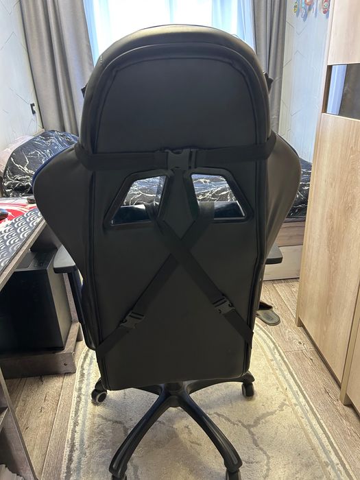 Игровое компьютерное кресло