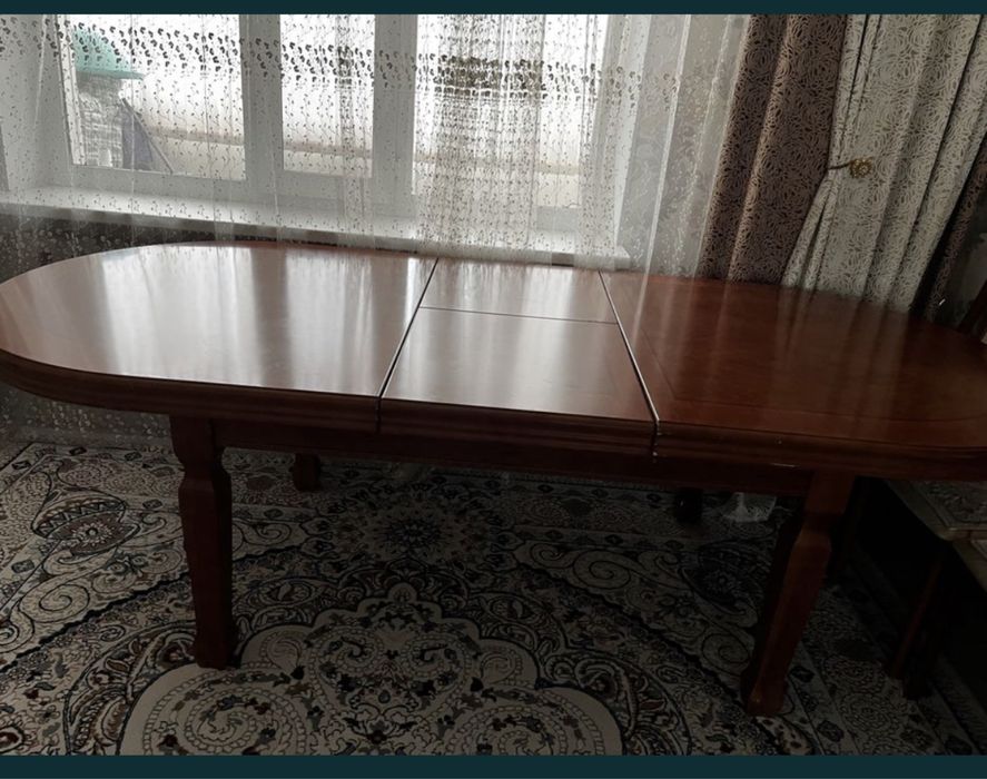 Стол для гостиной