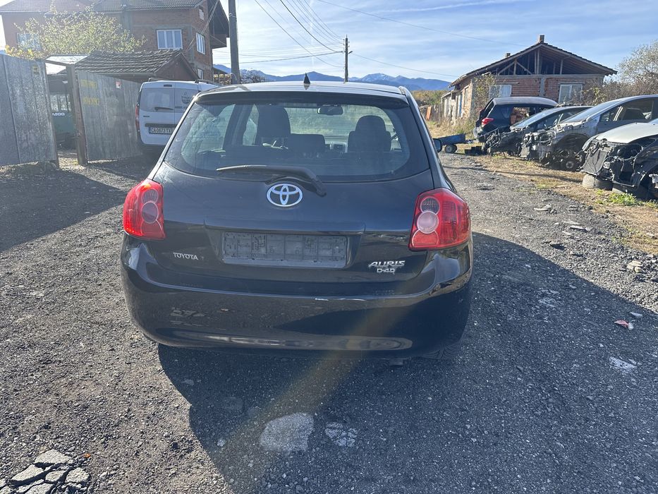 Тойота Аурис Toyota Auris 2.2 dcat 177кс На части!