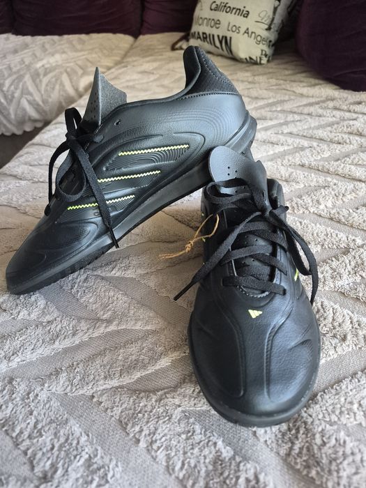 Adidas спортни обувки