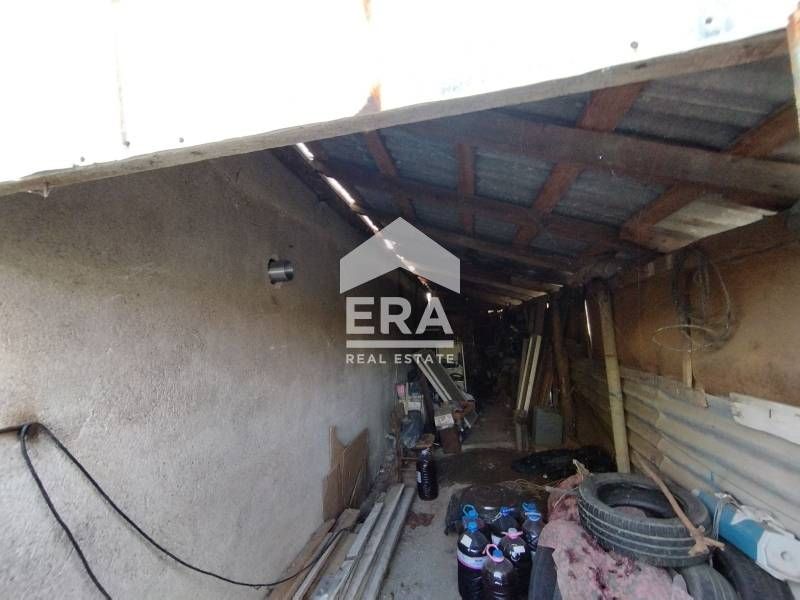 Просторна къща в село Малък извор