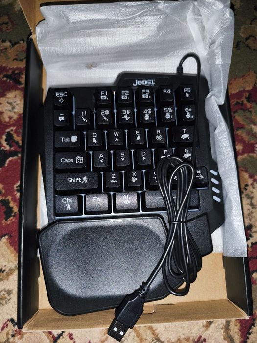Продаю игравой клавиатура
