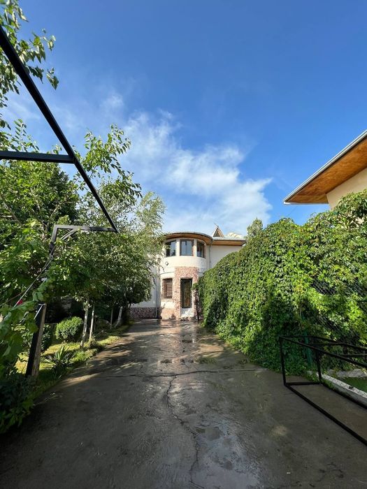 Dacha sotiladi Chirchiqda