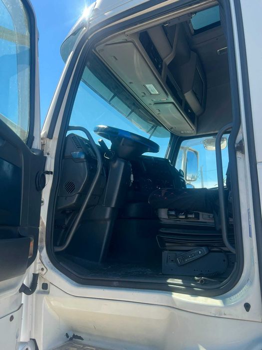 Cap Tractor Volvo FH 2011