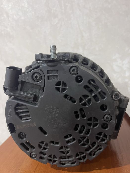 Генератор на Mercedes 221