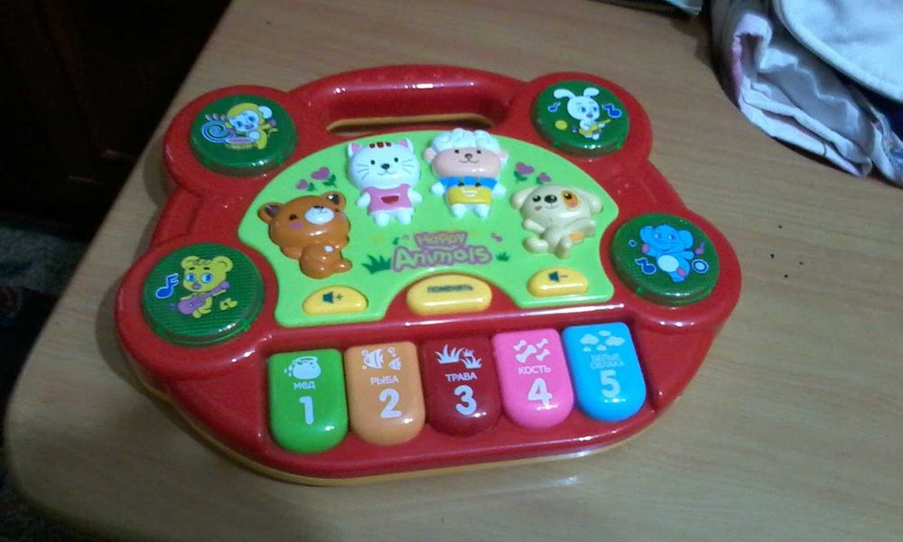 Детские игрушки  на батарейках.