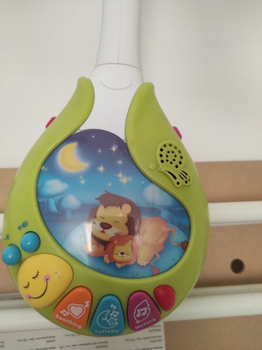 Carusel patut bebelusi M-Toys, Jungla cu lumini si sunete