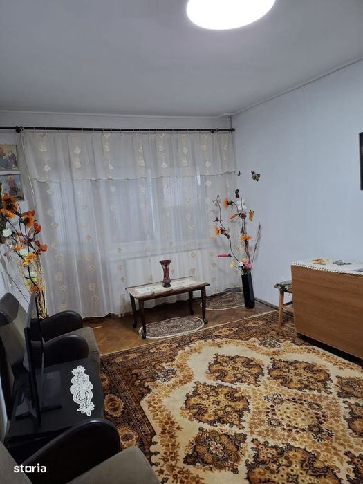 Apartament 3 camere , etaj 3/4 , 59 mp utili ,zona Gării, Focșani