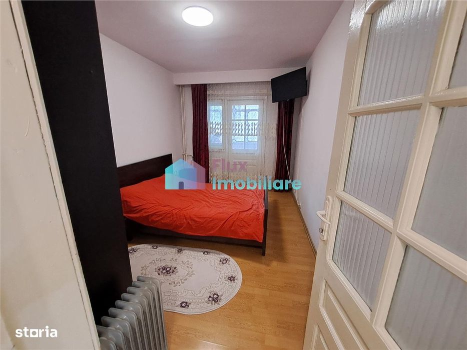 Apartament cu 3 camere decomandat parter inalt George Enescu