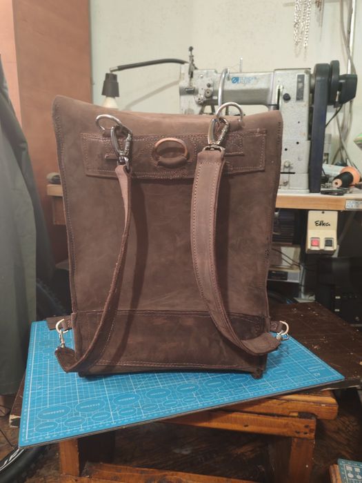 VÂND RUCSAC DIN PIELE de 3mm, cusut cu ață groasă de pielărie specială