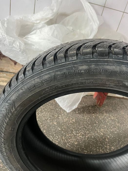 Автошины Nokian 2 шт