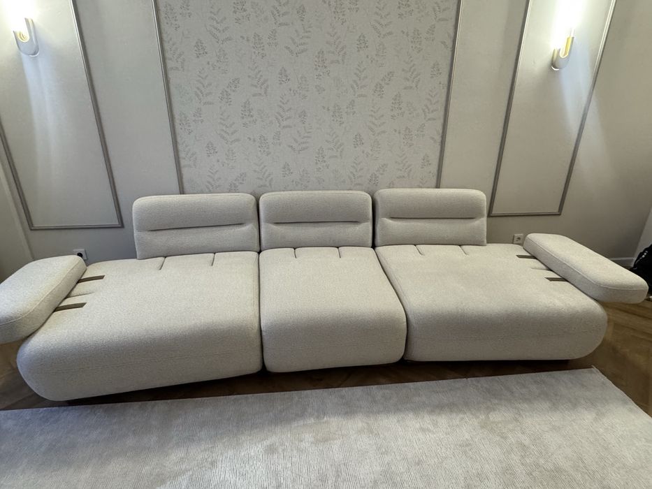 Модульный диван с качественной обивкой