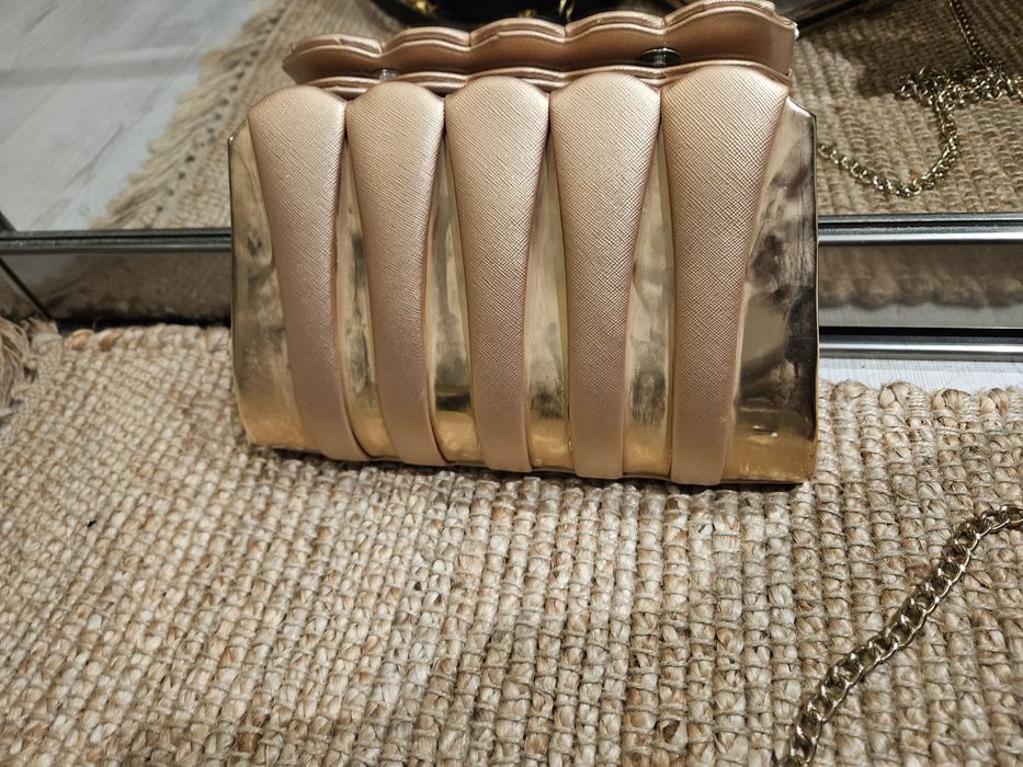 Лот малки чанти клъчове и др