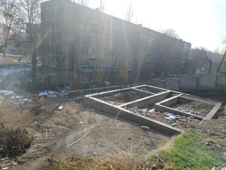 Yer sotiladi kadastrlari bor  ozimiki