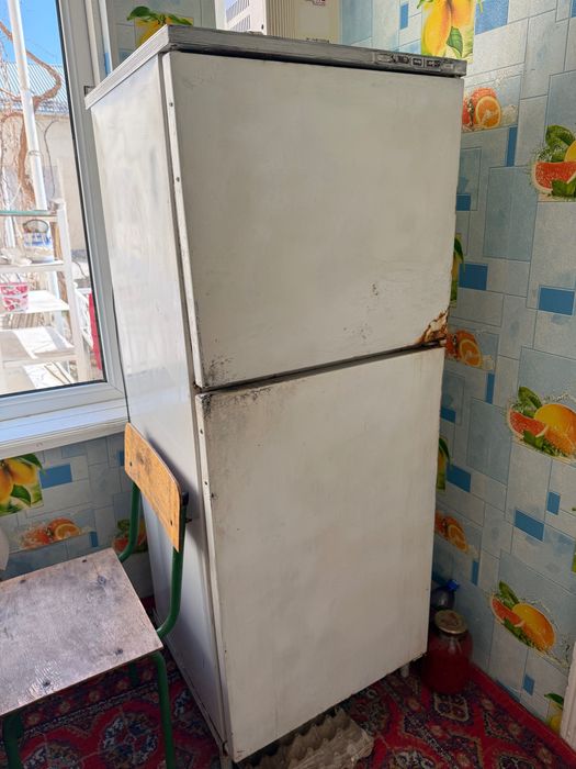 Продается холодильник 2 шт нужен ремонт