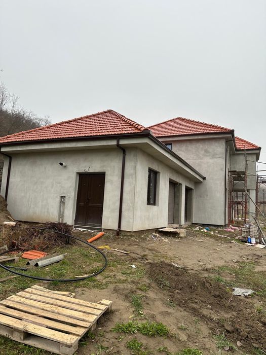 Jgheaburi si burlane din aluminiu,dintr-o singura bucata.