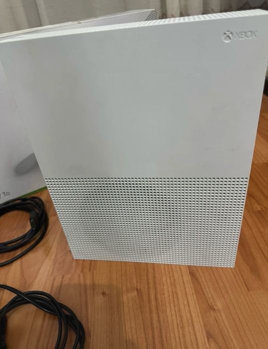 Xbox one S, DVD Edition
