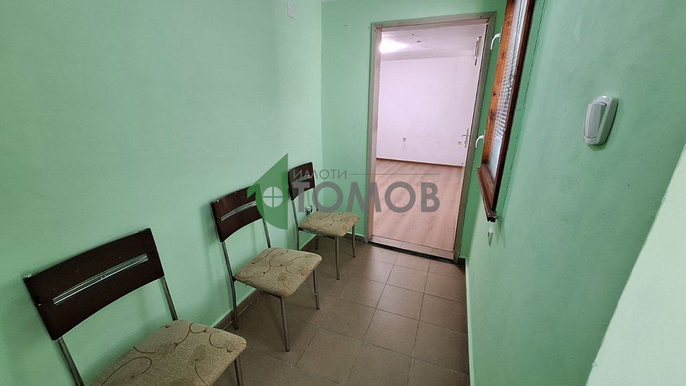 Дава се под наем Офис в Стара Загора, Център - 20 кв.м за 153 € - Снимка #1
