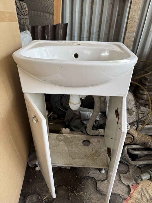 Продам Раковину с тумбой