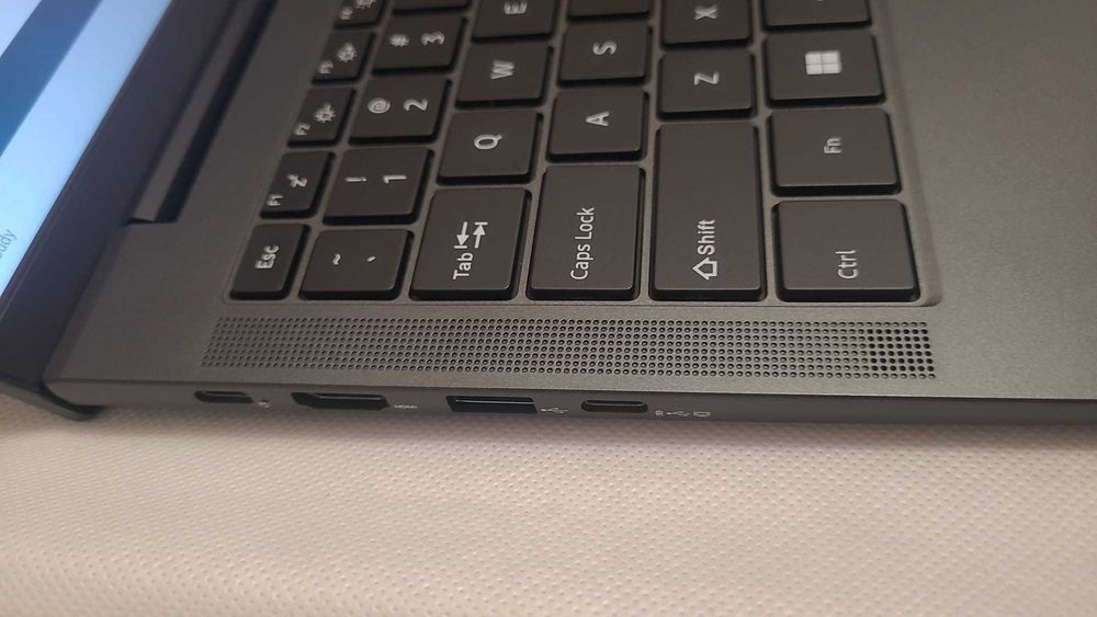 Laptop Gaming Ryzen 7 H255 , 24 gb ram ddr5 6400 , AMD Radeon 780M  , nou