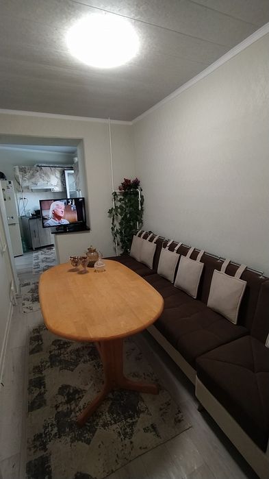 Срочно продаётся 2х комнатная квартира в 12 мкр ,39 дом  3 этаж