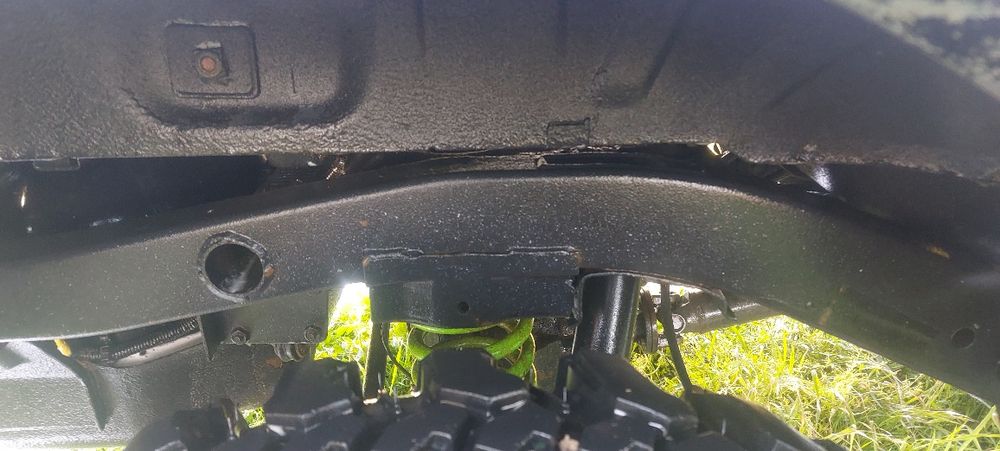 Vand sau schimb cu 4x4 mai de strada un Opel Frontera 2.0 sport, modifi