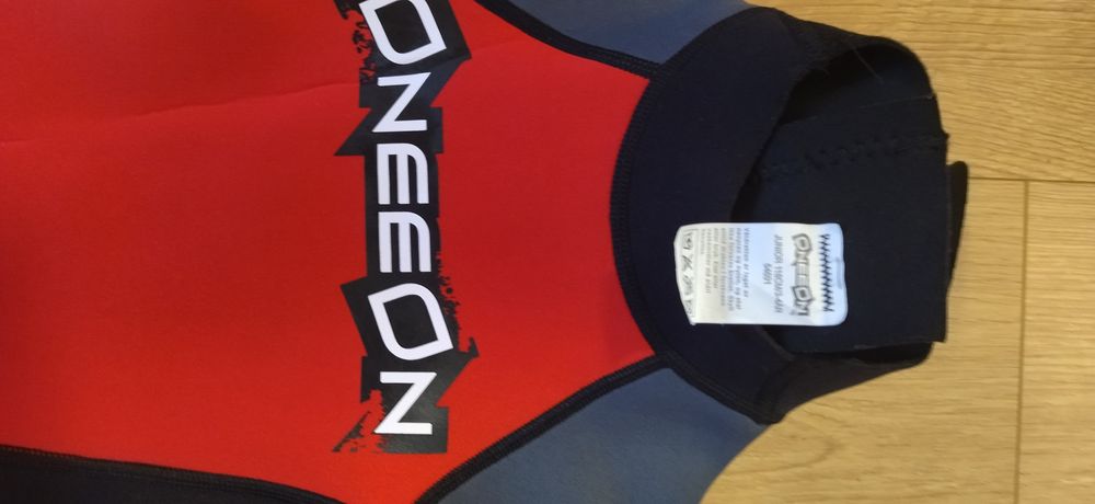 Неопренови костюми за водни спортове различни размери и дължини