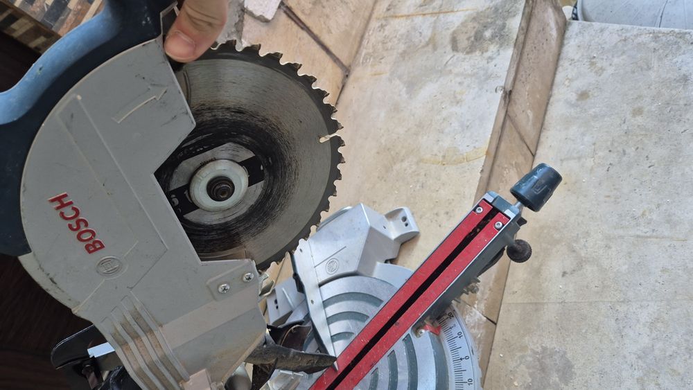 Пендула Bosch GCM 800 SJ