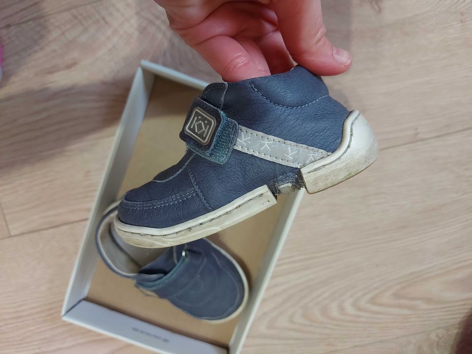 Бебешки буйки за прохождане  Колев и Колев. Детски обувки