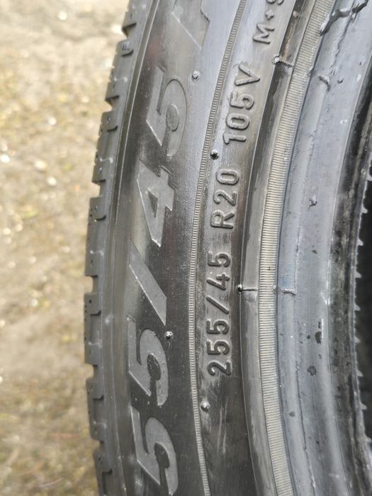 255 45 19 Pirelli