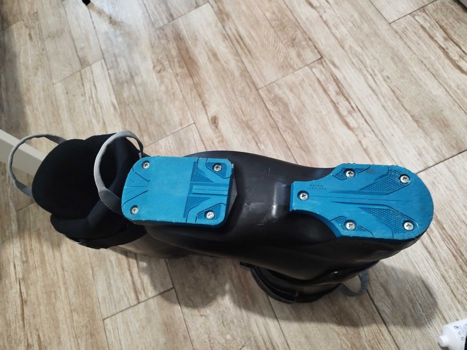 CLAPARI MARIMEA 288 mm  24,5 potriviti 37-38,5  350 lei