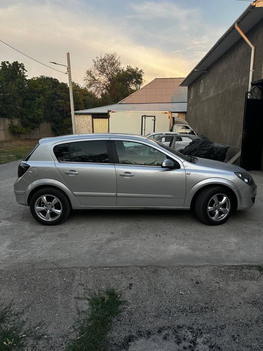 Opel Astra H 2006 год