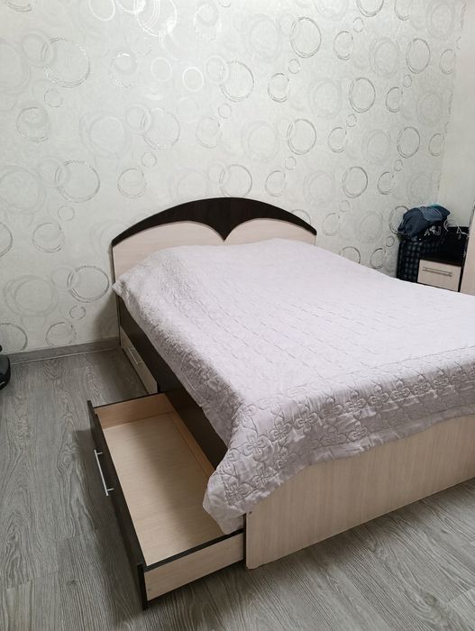 Продам 2х спальную кровать