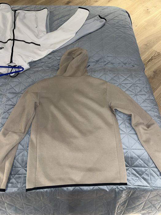 Nike Tech Fleece бежов слуичер