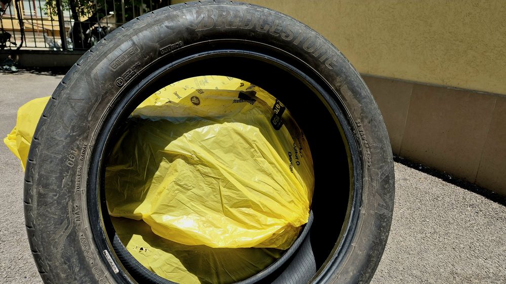 Bridgestone Alenza 235/50/20