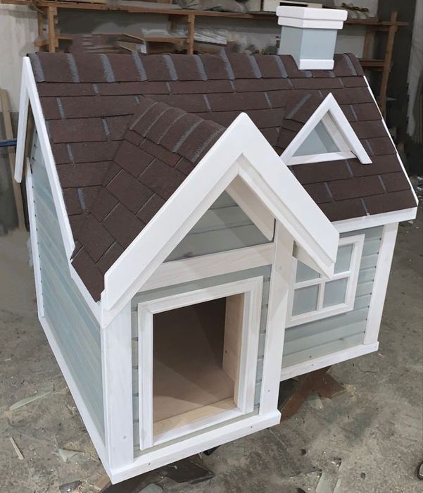 Cușcă de câine MODERNĂ izolata pe comandă