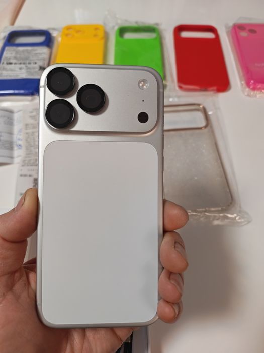 iPhone  17 pro Max Silver 256gb