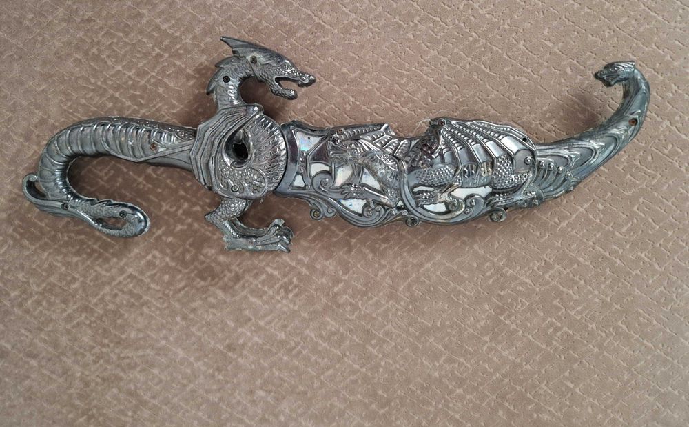 Фантазичен дракон кама с ножница