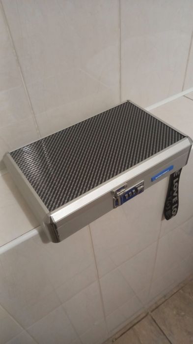 Ракетка сатамын бу.