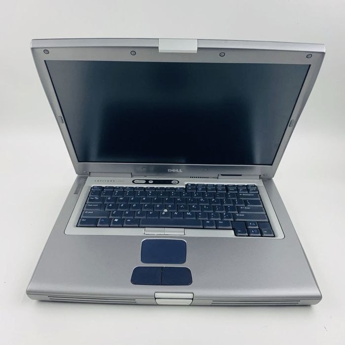 Laptop Vintage Dell Latitude D800 Model PP02X fara cablul de alimentar