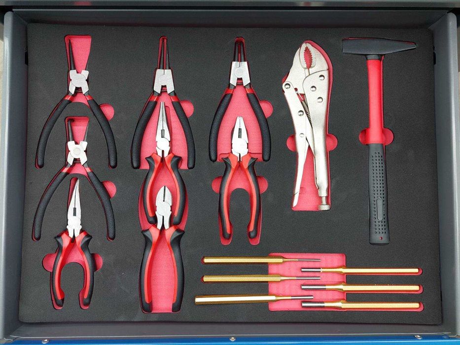 Количка за инструменти оборудвана с 258 броя инструменти