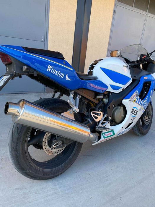 Продавам пистов мотор Honda Cbr 600 F4I Sport