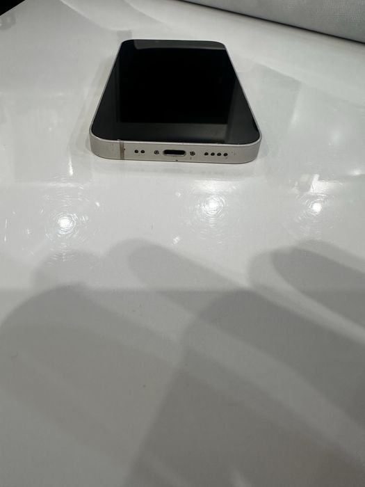 Iphone 13 mini 128GB + оригинално зарядно