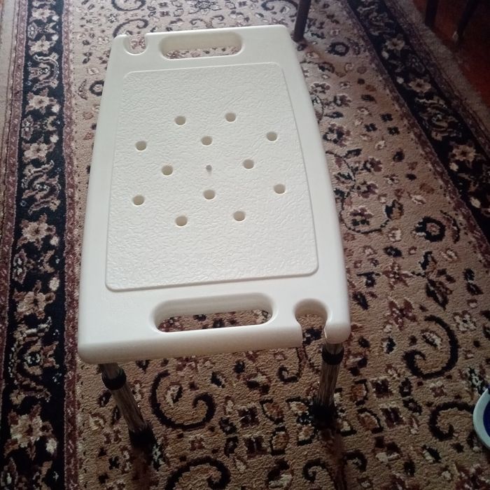 Продается стул для ванны и душа