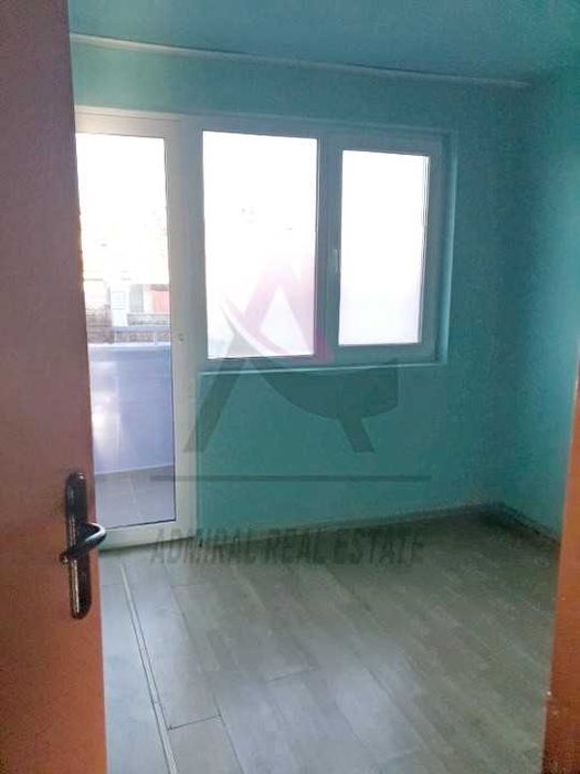 Дава се под наем Тристаен апартамент в Варна, Колхозен пазар - 80 кв.м за 328.95 € - Снимка #2